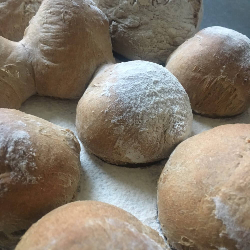 Crusty wood fired bread rolls | Amigo Ovens