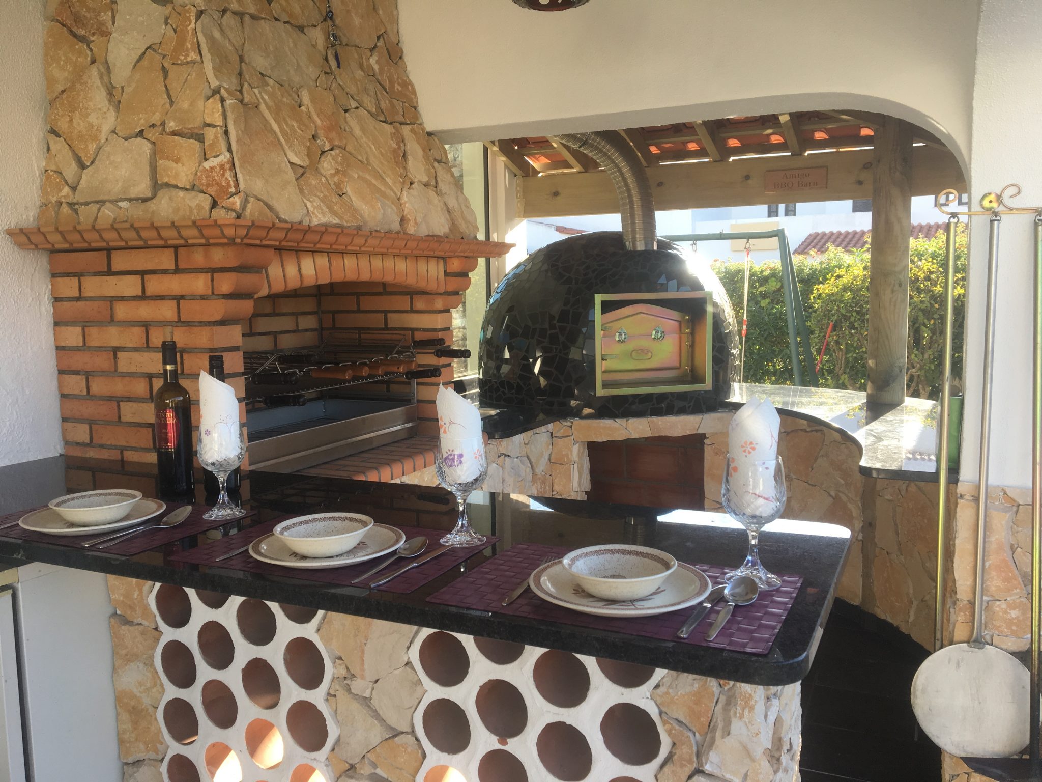 Your garden show piece – an Amigo wood fired oven and barbecue