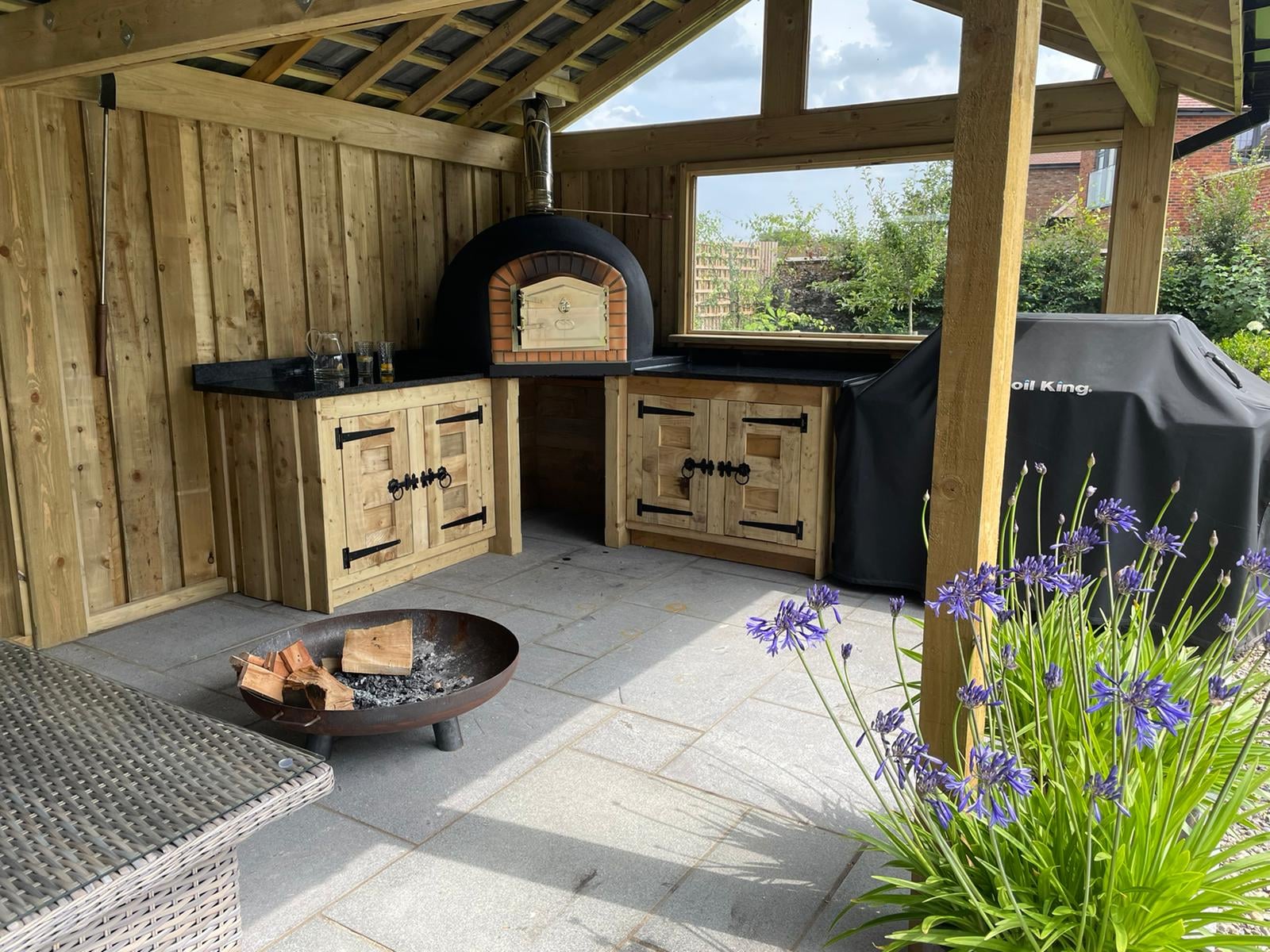 Amigo Outdoor Kitchens